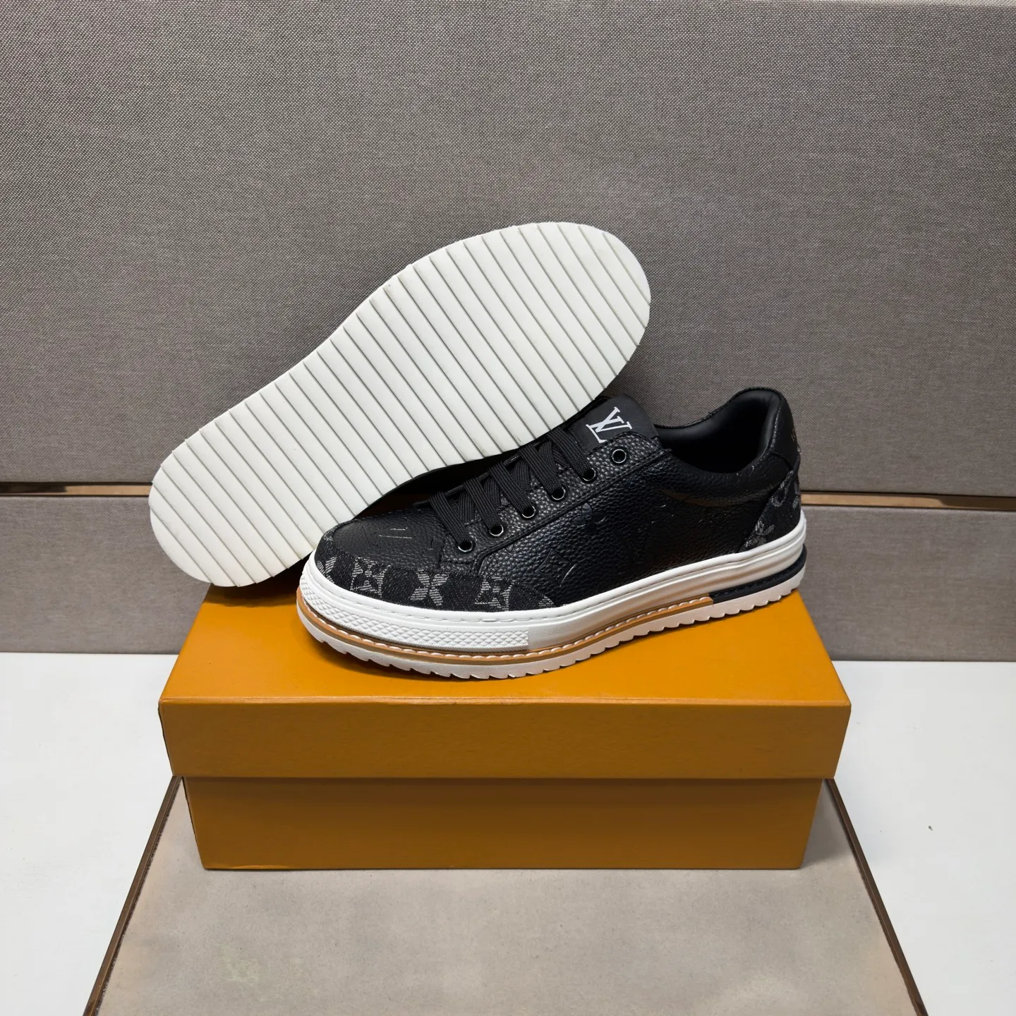 Men's men's shoes 💰pp400 [LV～] Men's casual shoes 2026z cabinet sales simultaneously 🔶Size: 38-44 #️⃣ 🔷2 colors🔜The upper is made of cowhide stitching➕Genuine leather lining, comfortable and breathable, sole: original comfortable and wear-resistant outsole, ⚠️Real 📱Photographed🎬The real thing is better📢📢📢